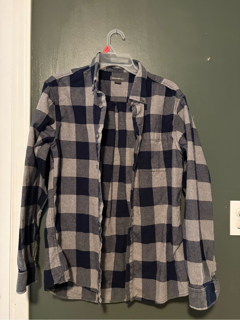 Eddie Bauer Classic Fit Gray Black Buffalo Plaid Flannel Shirt Men’s M